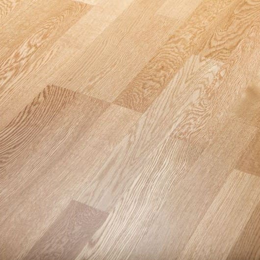 Паркетная доска Greenline Effect Дуб Натур трехполосная лак Коричневый.